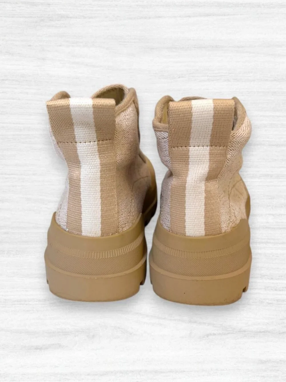 Zara Canvas Lug Sole Hiking Boots Shoes Beige Tan EU 39 US 8 Lace Up Ankle